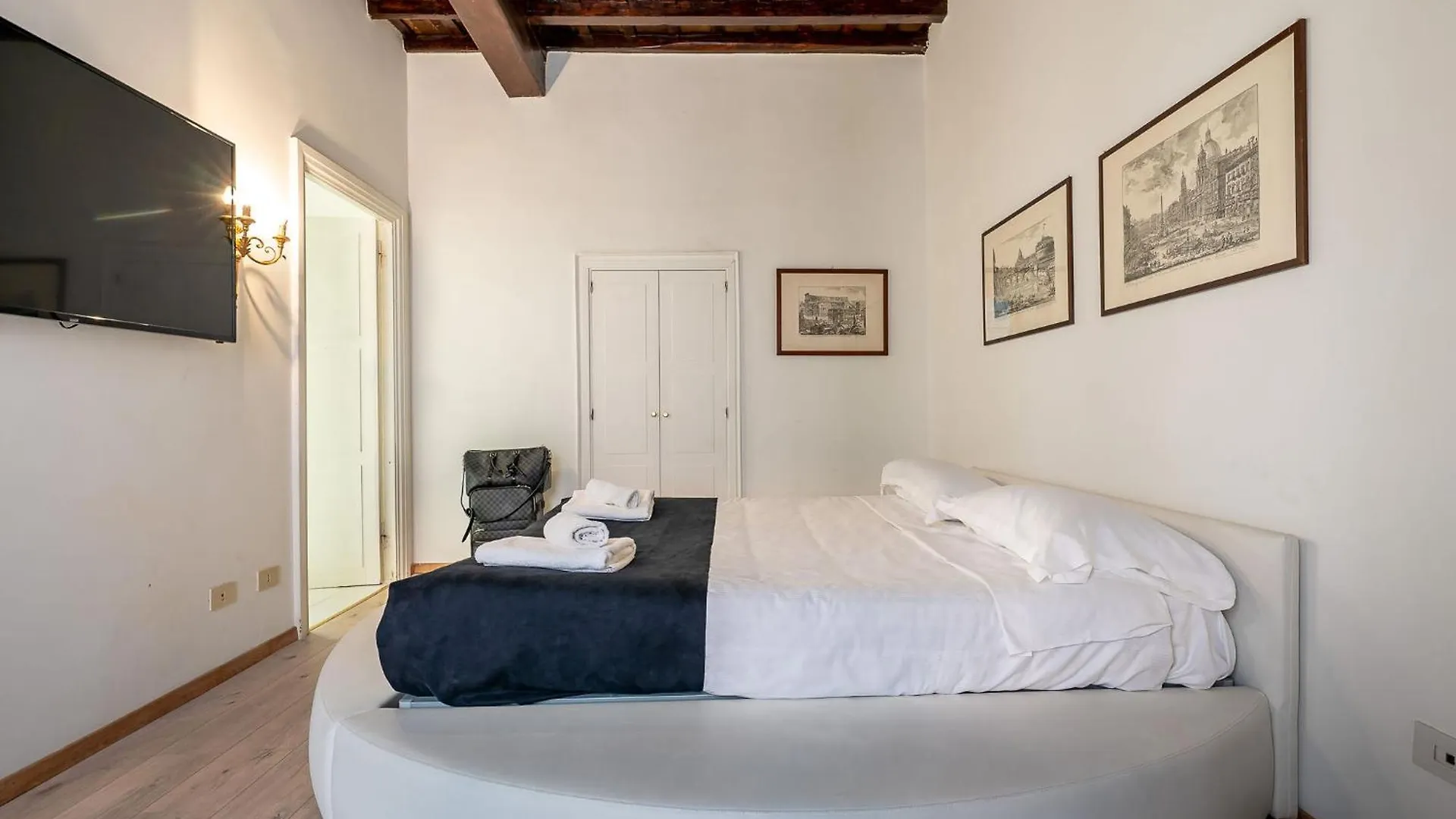 Apartmán P-Suite Plaza Roma